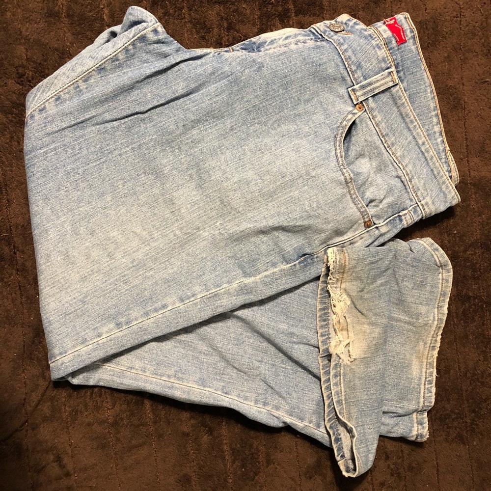 Levi’s junior plus 19 jeans